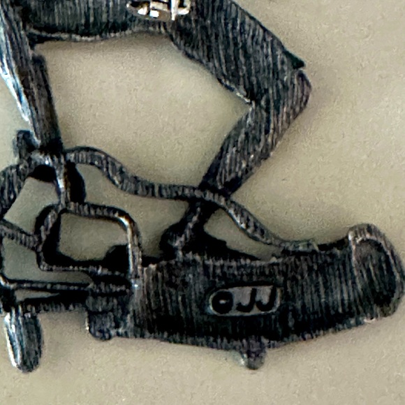 Artisan Signed JJ Jonette Angry Golfer Breaking Golf Club Brooch Pin Rare 1980s - Picture 4 of 4